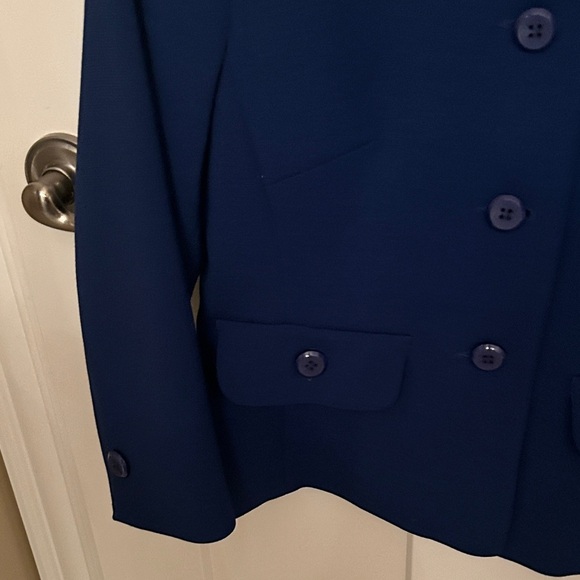 Sandra Angelozzi Elegant Made in Canada Women's Royal Blue Blazer, size 38 - Picture 4 of 9